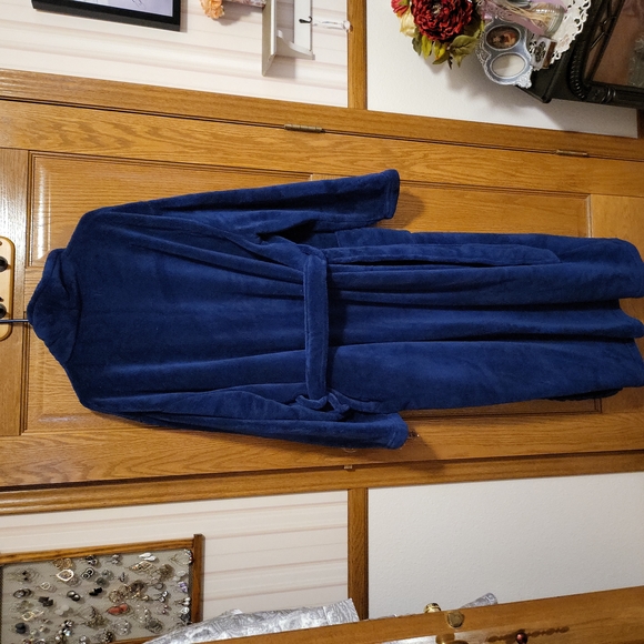 Plush Bath Robe - Picture 6 of 6